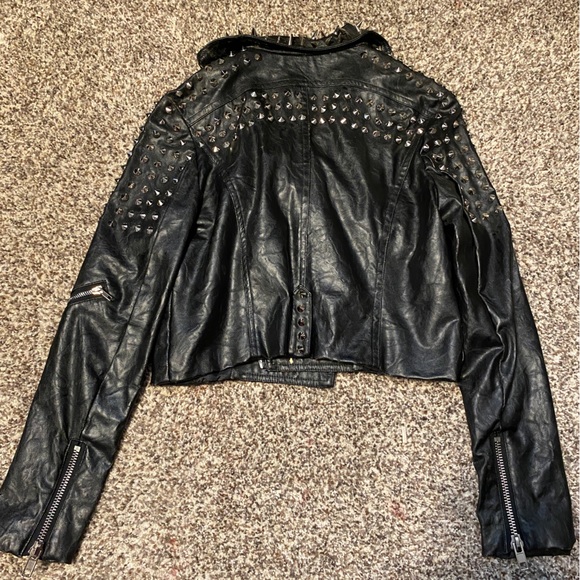Motorcycle studded jacket - Picture 2 of 3